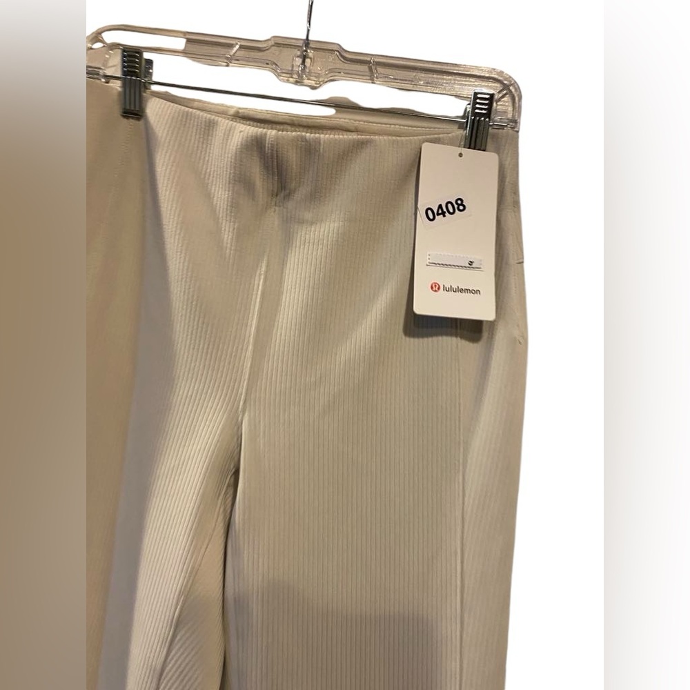 NWT Lululemon ribbed softstreme flared pants Size 8 - Picture 3 of 5